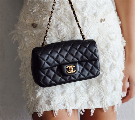 chanel medium classic flap chain length|best Chanel flap.